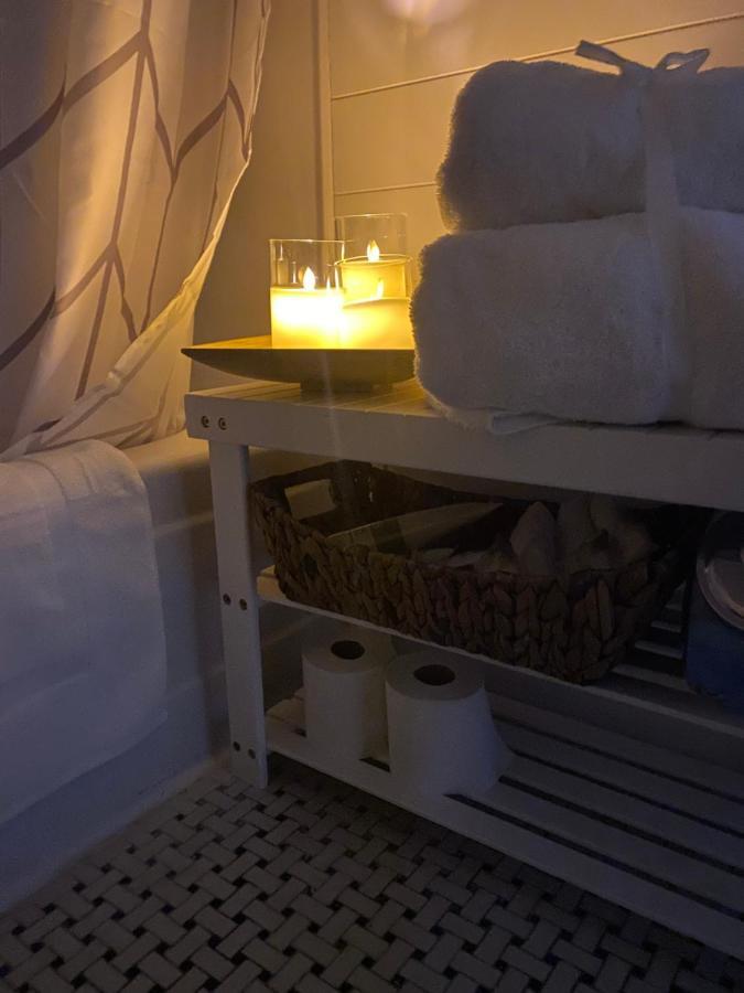 קליבלנד Cozy, Upstairs Apartment Pets Welcome With Fee Family Friendly Close To Everything מראה חיצוני תמונה